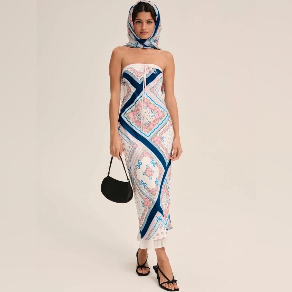 NWT BLUE FLORAL FOR LOVE & LEMONS DAISY MAE STRAPLESS MIDI SLIP DRESS